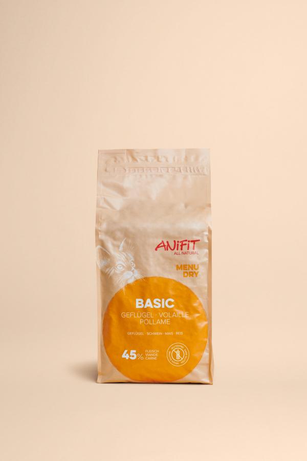 Basic croquettes pour chats avec 45.3% de viande